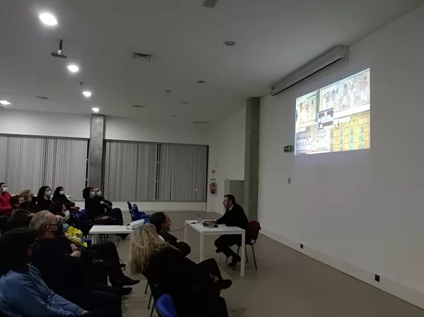 Sessão 2 - A DESCOBERTA DO TÚMULO DO REI DOURADO